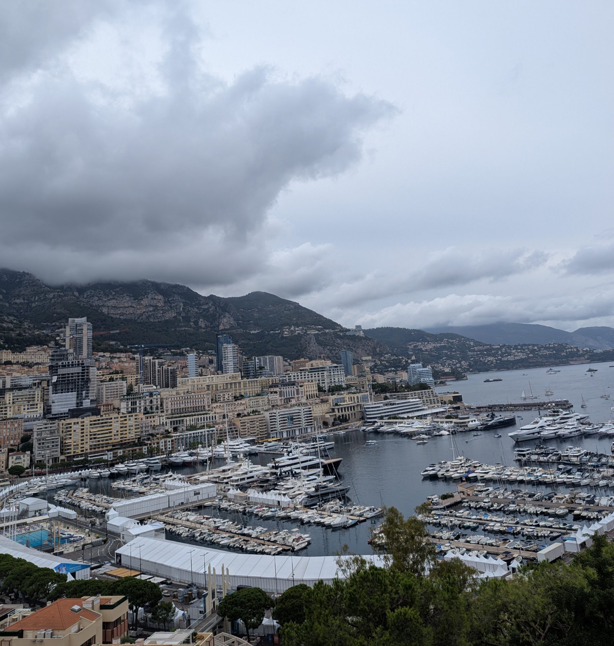 Travel thumbnail image.